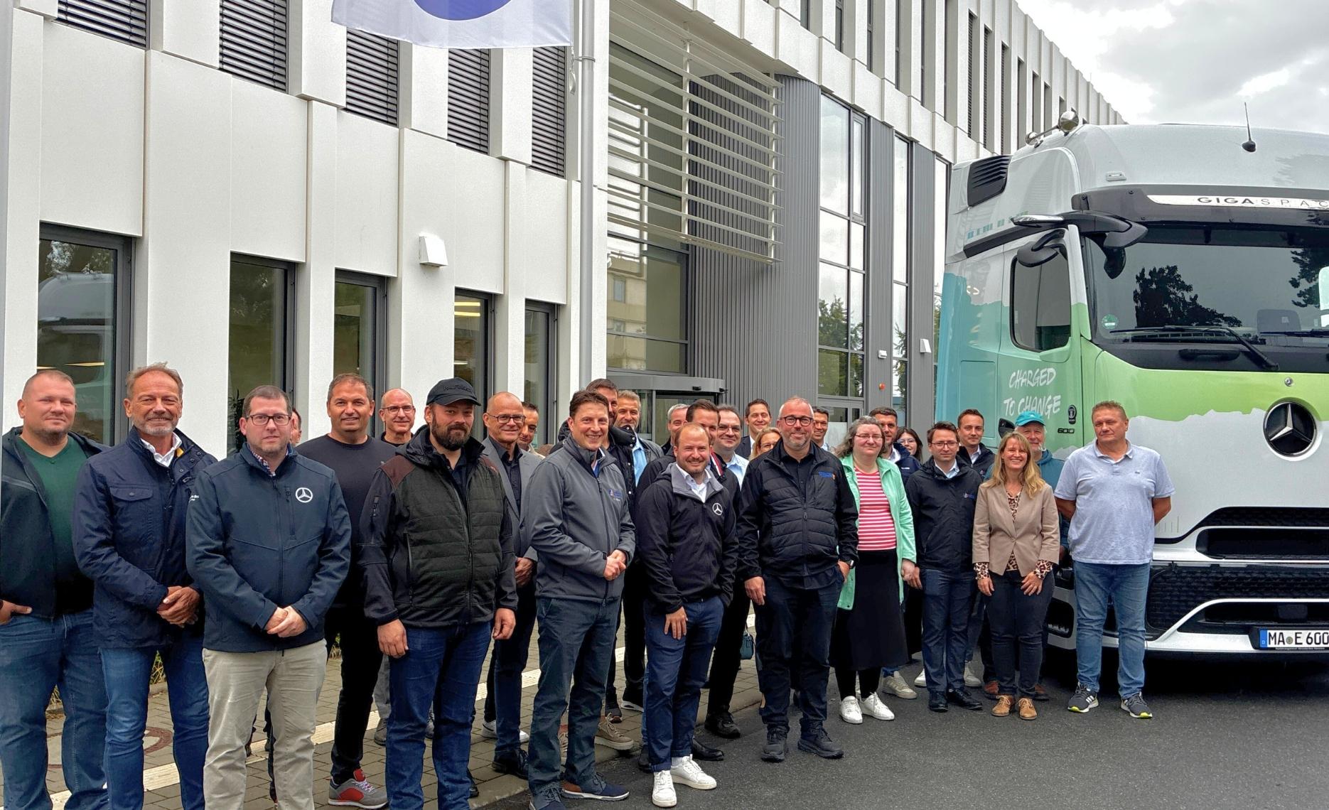 Die Teilnehmer am E-Mobilitätstag